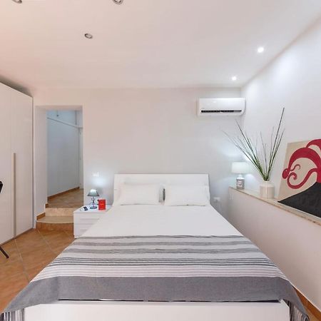 Masaniello Apartment เนเปิลส์ ภายนอก รูปภาพ