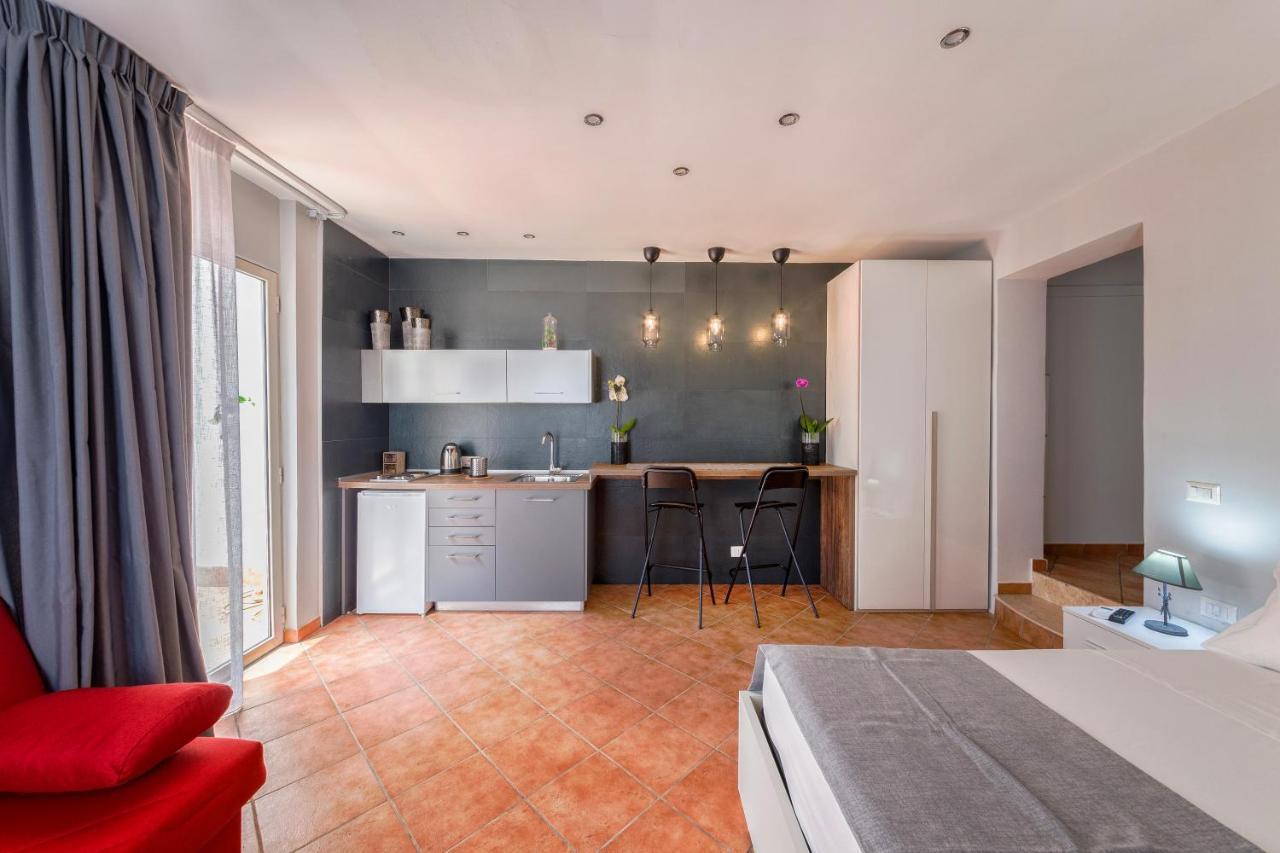 Masaniello Apartment เนเปิลส์ ภายนอก รูปภาพ